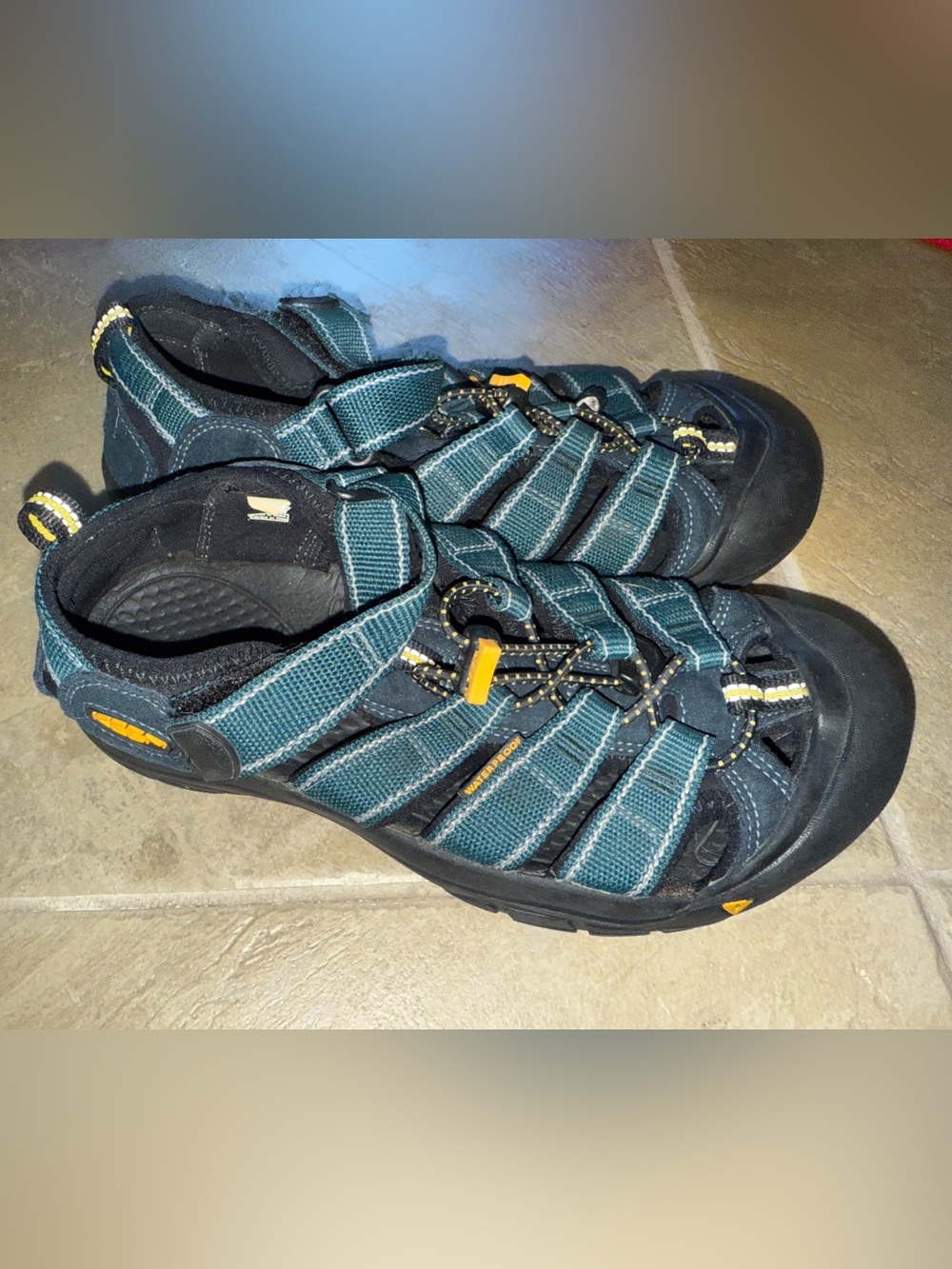 Youth Size 5 Keen Teal Sandals